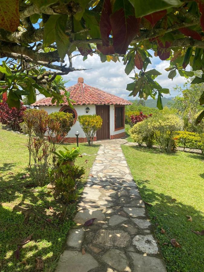 Hotel Campestre La Loma กูริติ ภายนอก รูปภาพ