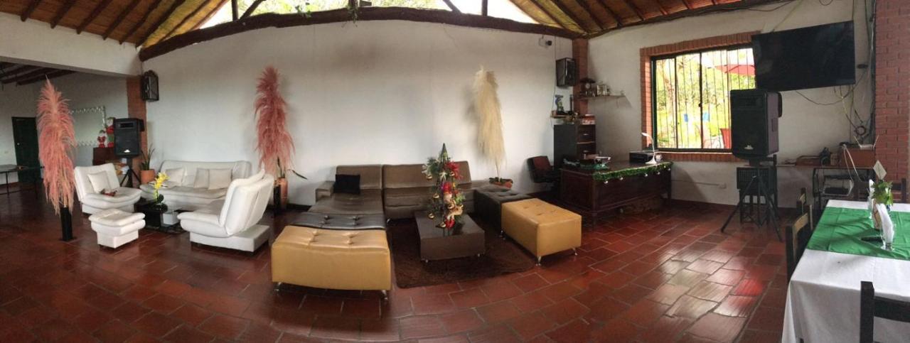 Hotel Campestre La Loma กูริติ ภายนอก รูปภาพ